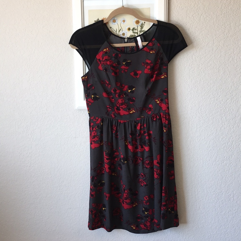 Dress - Picture 2 of 6